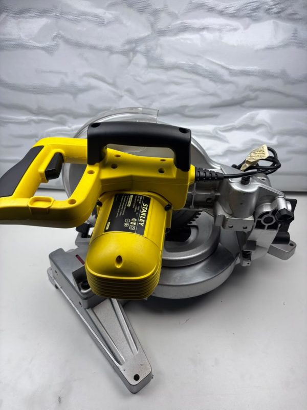 !! OCASION !! Sierra Ingletadora Stsm1525 Stanley 1500watts (COD 4 ) - Imagen 4